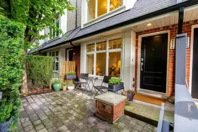 3826 WELWYN STREET, Vancouver BC V5N 3Y9