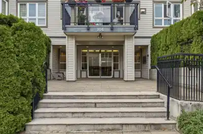 303 106 W KINGS ROAD, North Vancouver BC V7N 2L8