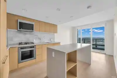 2405 8189 CAMBIE STREET, Vancouver BC V6P 0G6