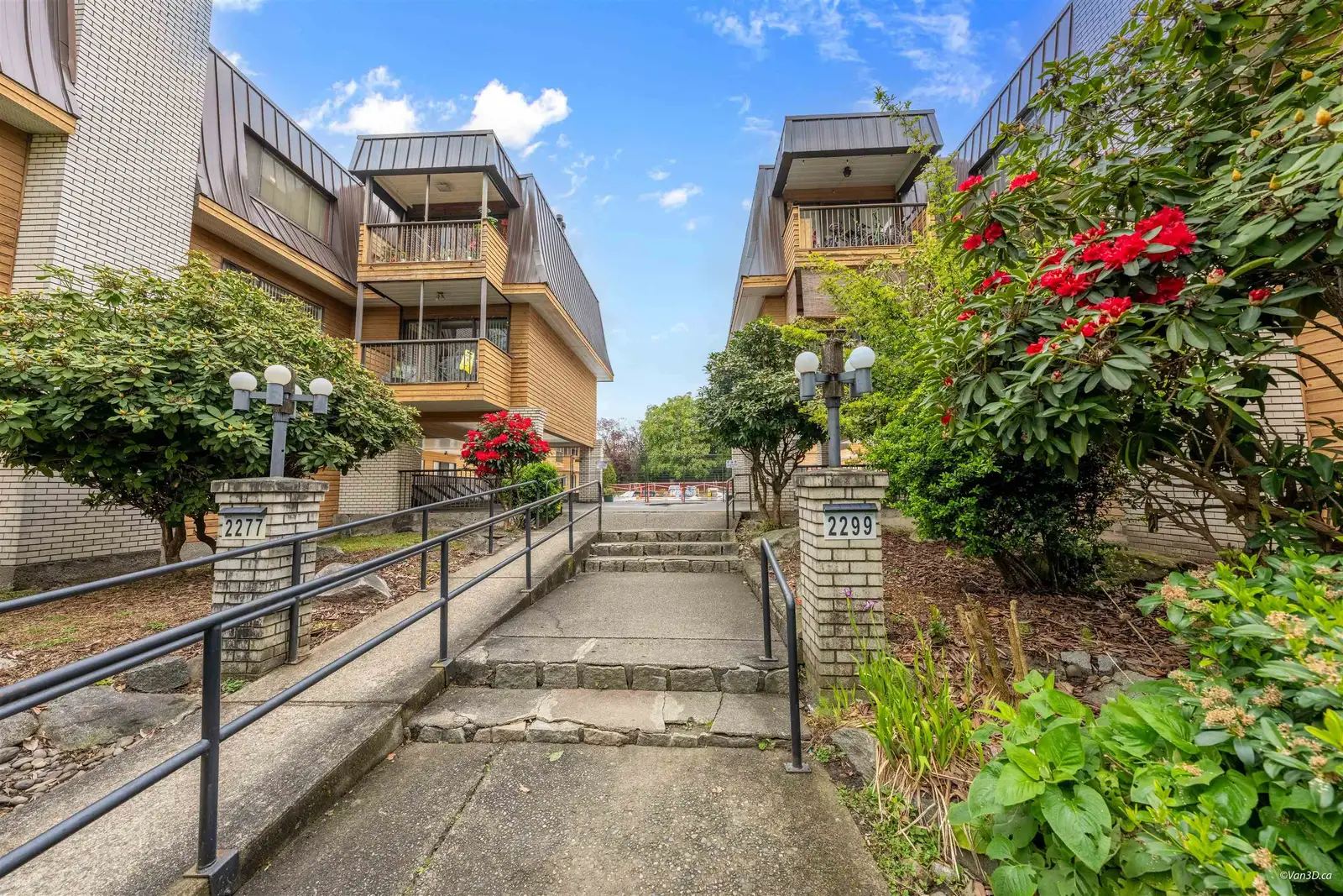 204 2299 E 30TH AVENUE, Vancouver BC V5N 5N1
