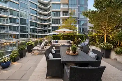 1251 38 SMITHE STREET, Vancouver BC V6B 0P3