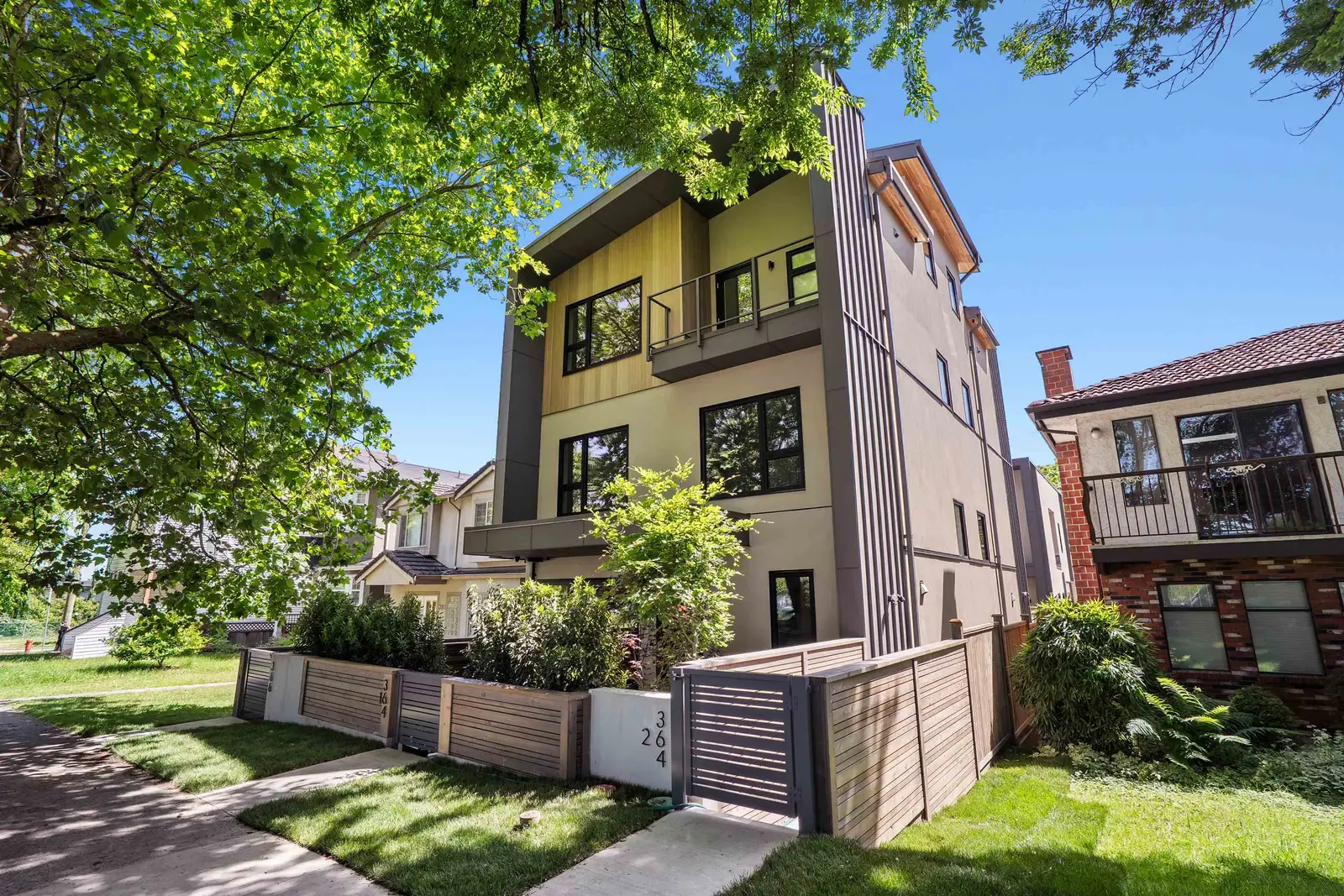 2 364 E 23RD AVENUE, Vancouver BC V5V 1X5