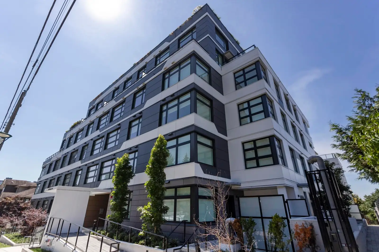 405 3264 VANNESS AVENUE, Vancouver BC V5R 4V3