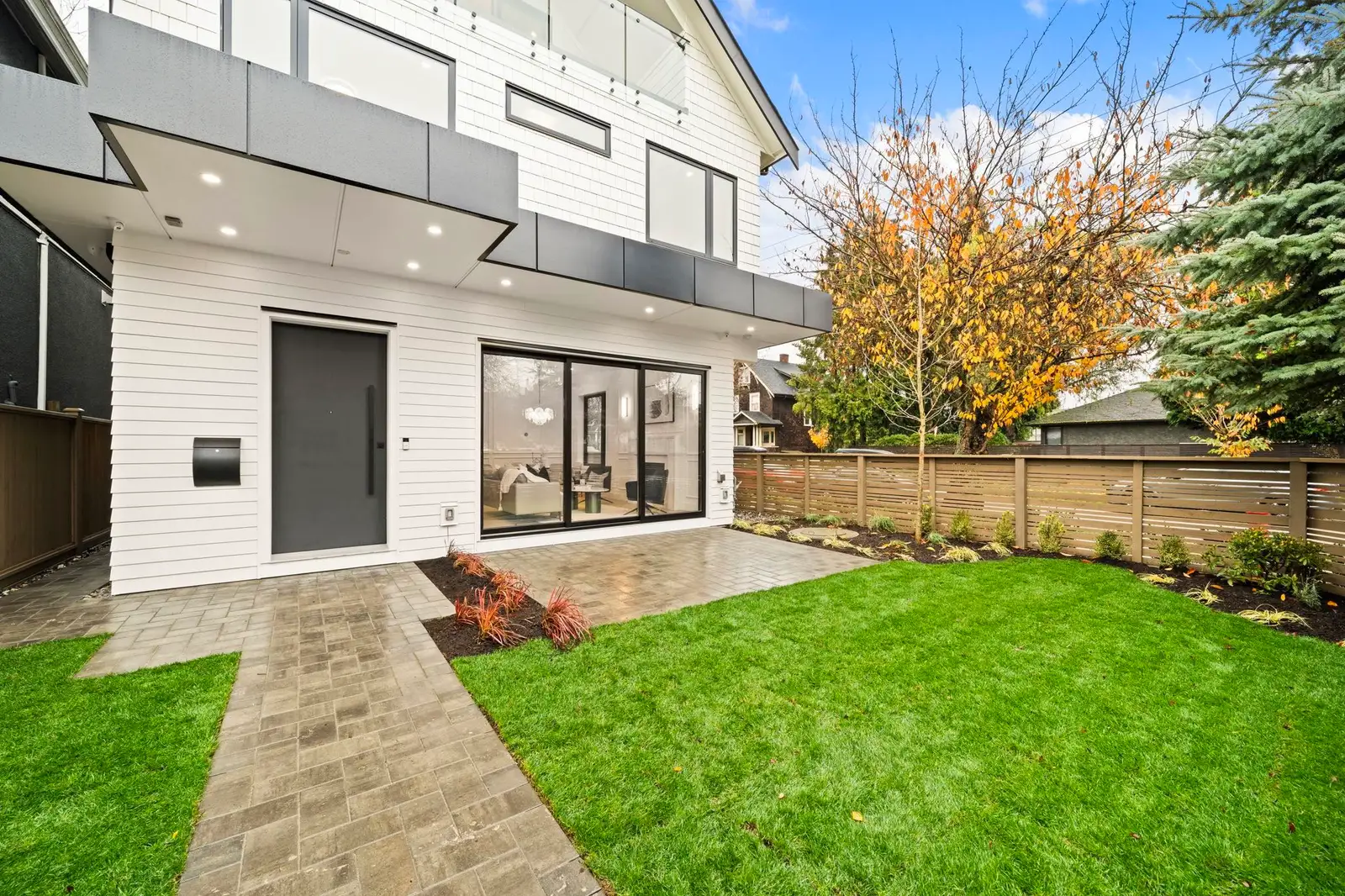 1095 E 14TH AVENUE, Vancouver BC V5T 2P1
