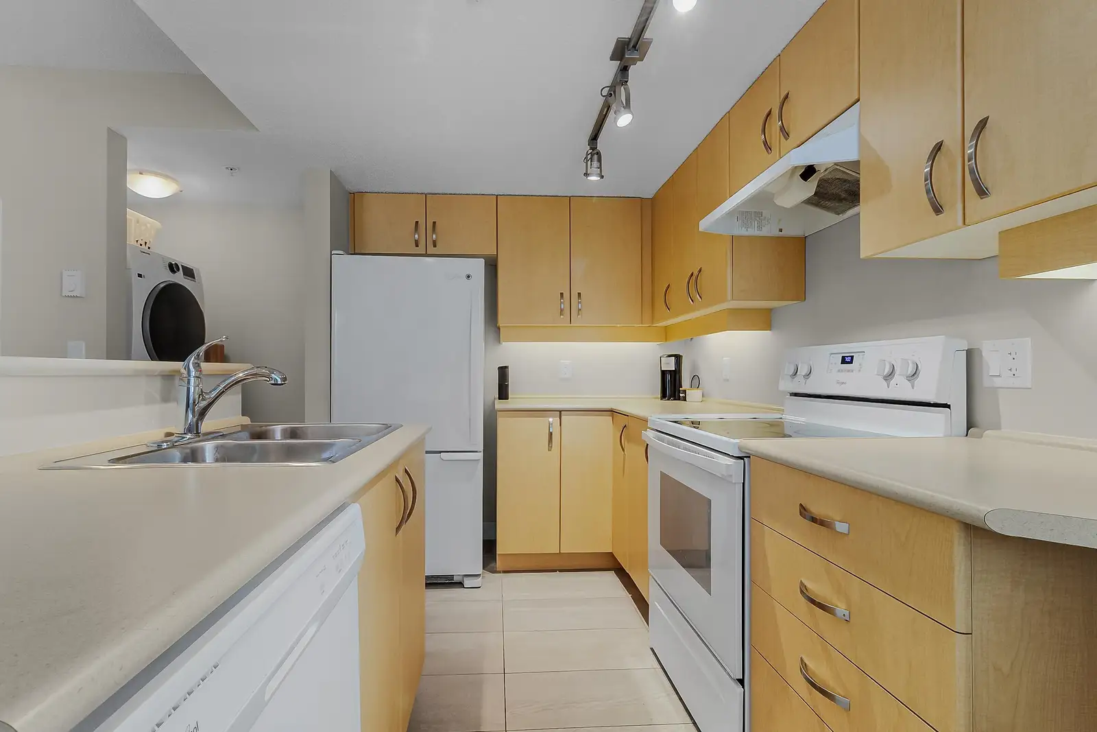331 10838 CITY PARKWAY, Surrey BC V3T 5X9