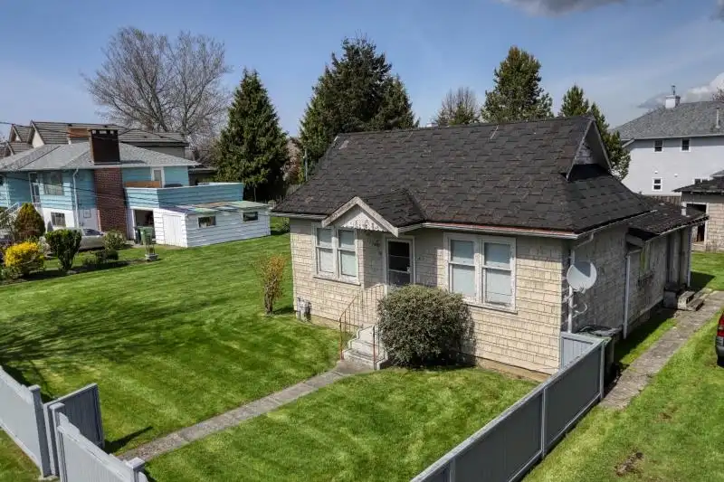 5211 MAPLE ROAD, Richmond