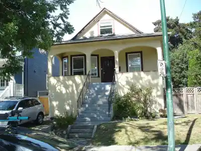 1745 GRAVELEY STREET, Vancouver BC V5L 3A9