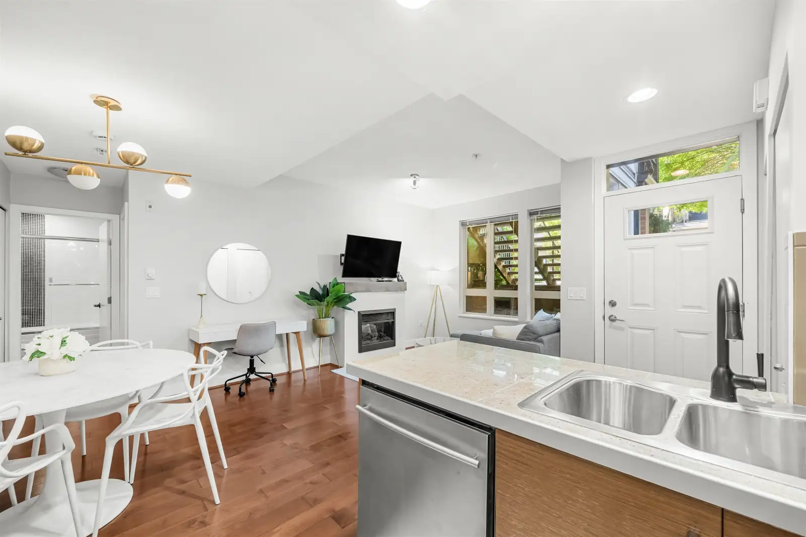 78 728 W 14TH STREET, North Vancouver BC V7M 0A8