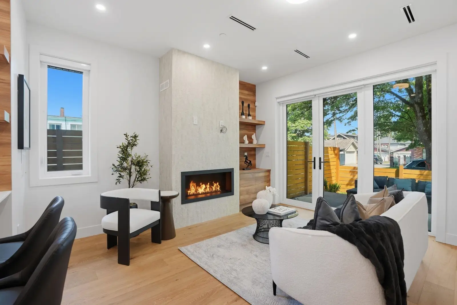 1 2438 E 20TH AVENUE, Vancouver BC V5M 2T6