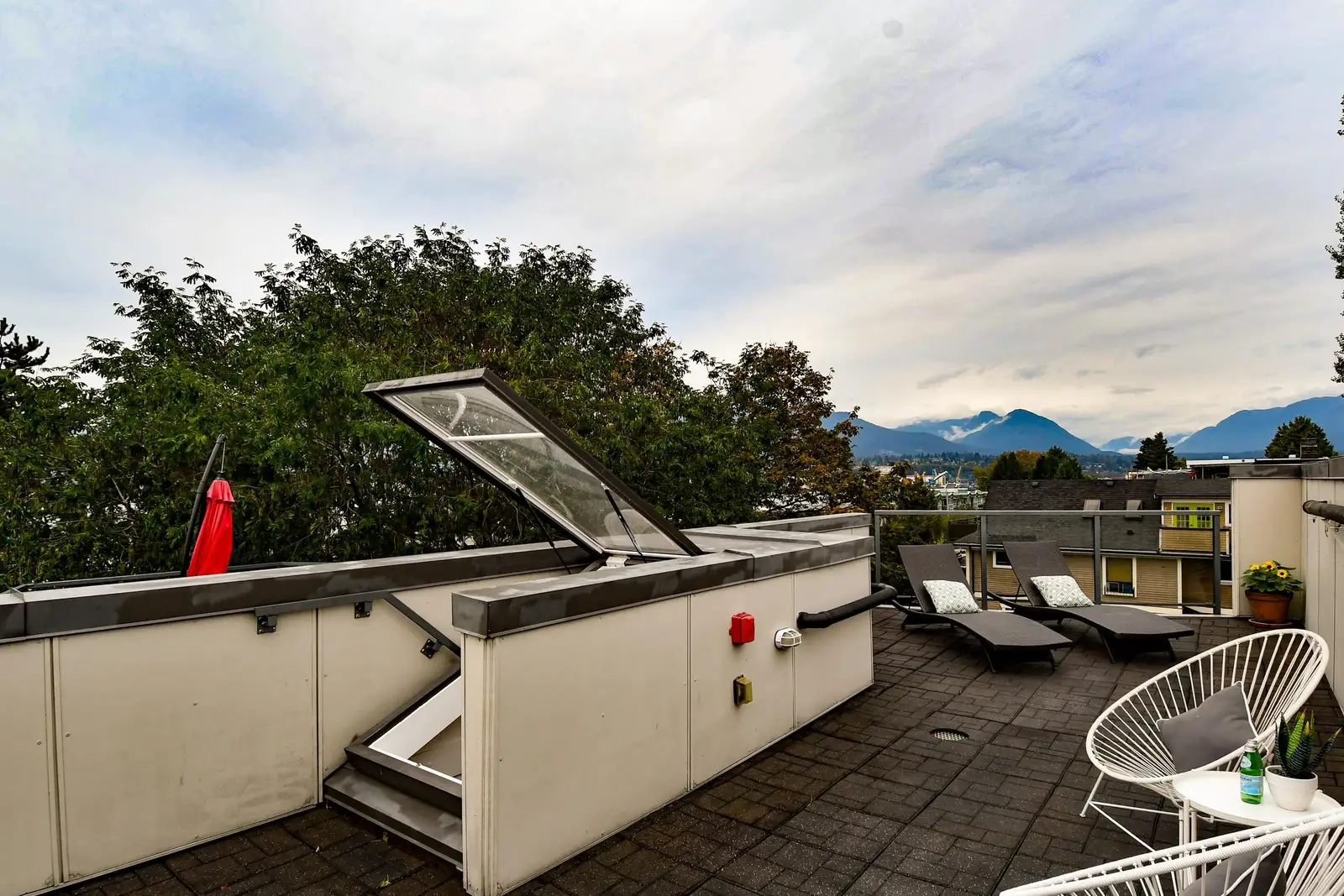 2118 ETON STREET, Vancouver BC V5L 1C7
