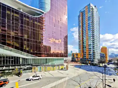 351 38 SMITHE STREET, Vancouver BC V6B 0P3