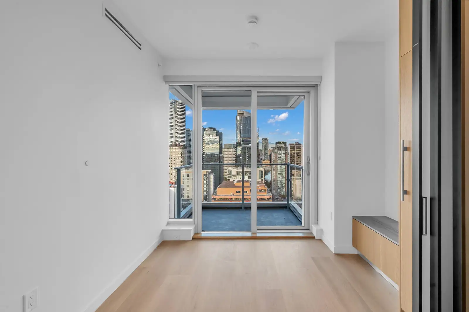 2403 1277 HORNBY STREET, Vancouver BC V6Z 1W2