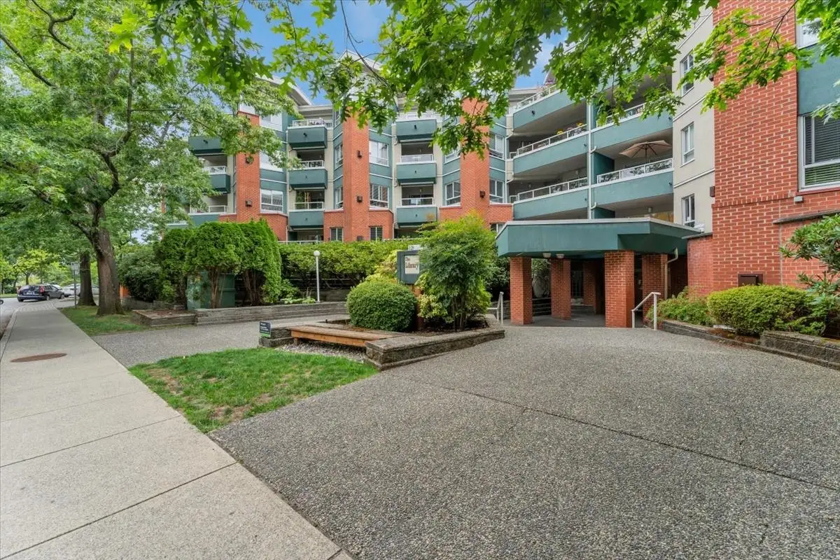 314 128 W 8TH STREET, North Vancouver BC V7M 3M1