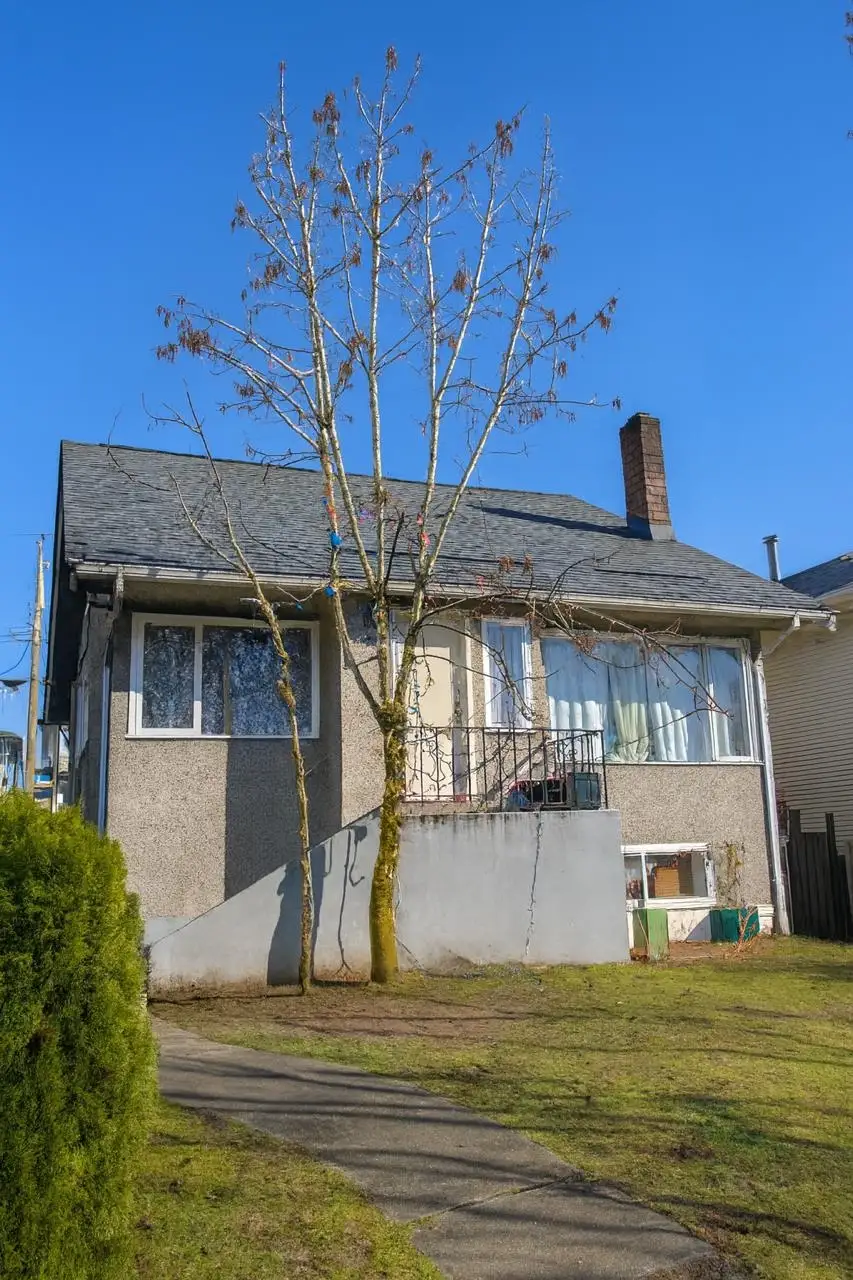 5735 EARLES STREET, Vancouver BC V5R 3S4