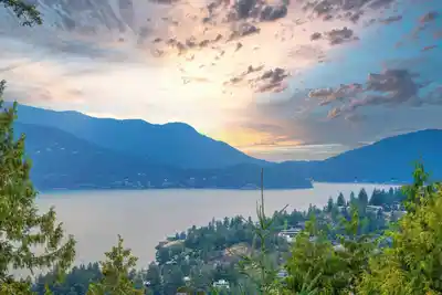 5343 MONTE BRE CRESCENT, West Vancouver BC V7W 3A7