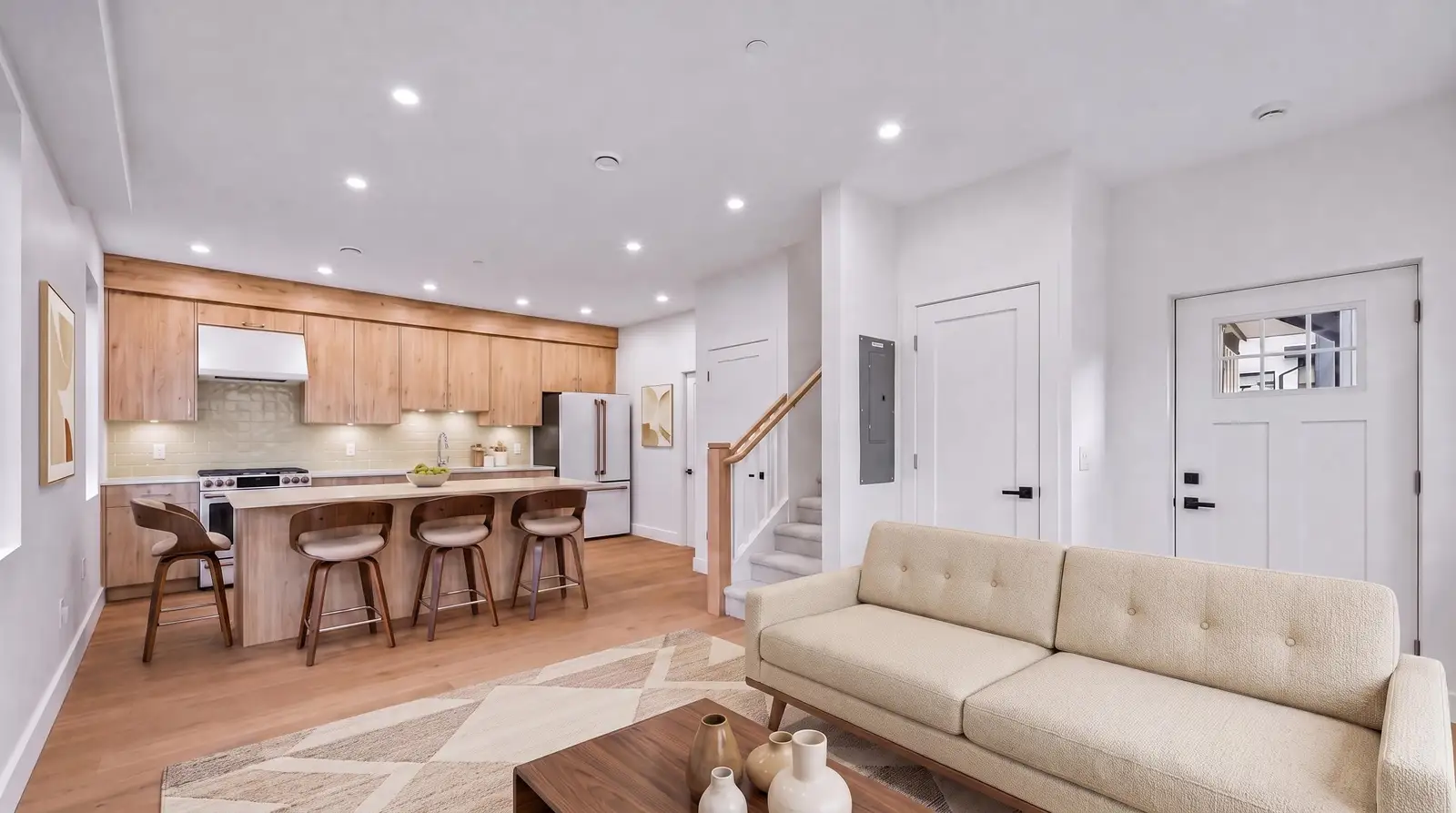 2 2339 PARKER STREET, Vancouver BC V5L 2M2