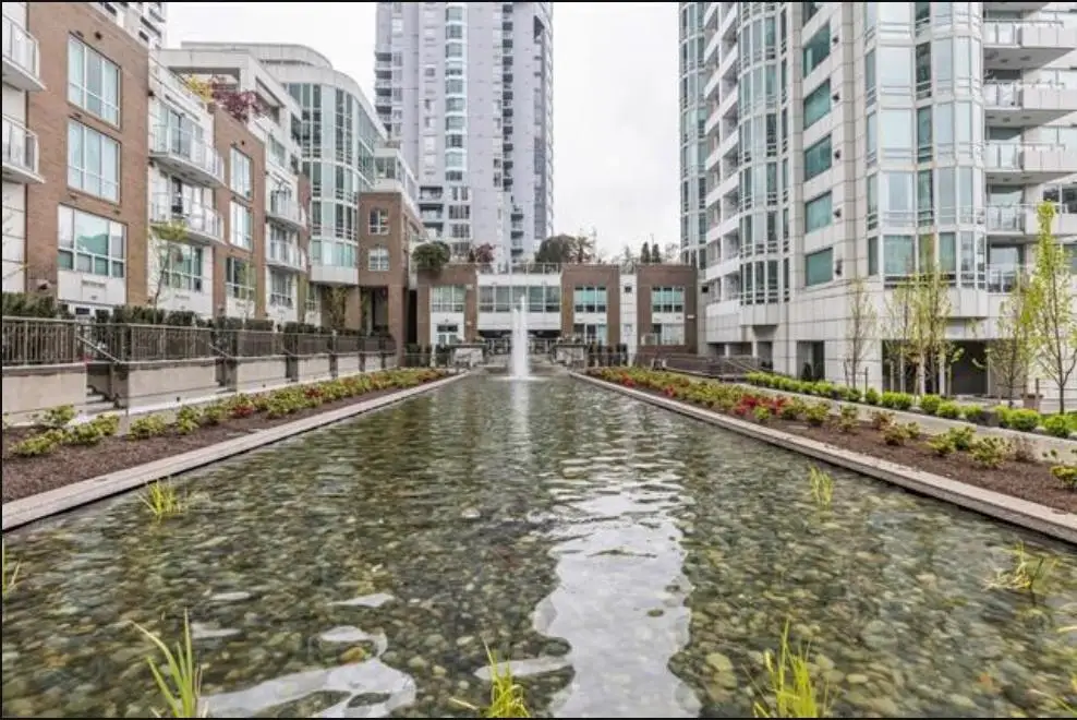 T19 1501 HOWE STREET, Vancouver BC V6Z 2P8