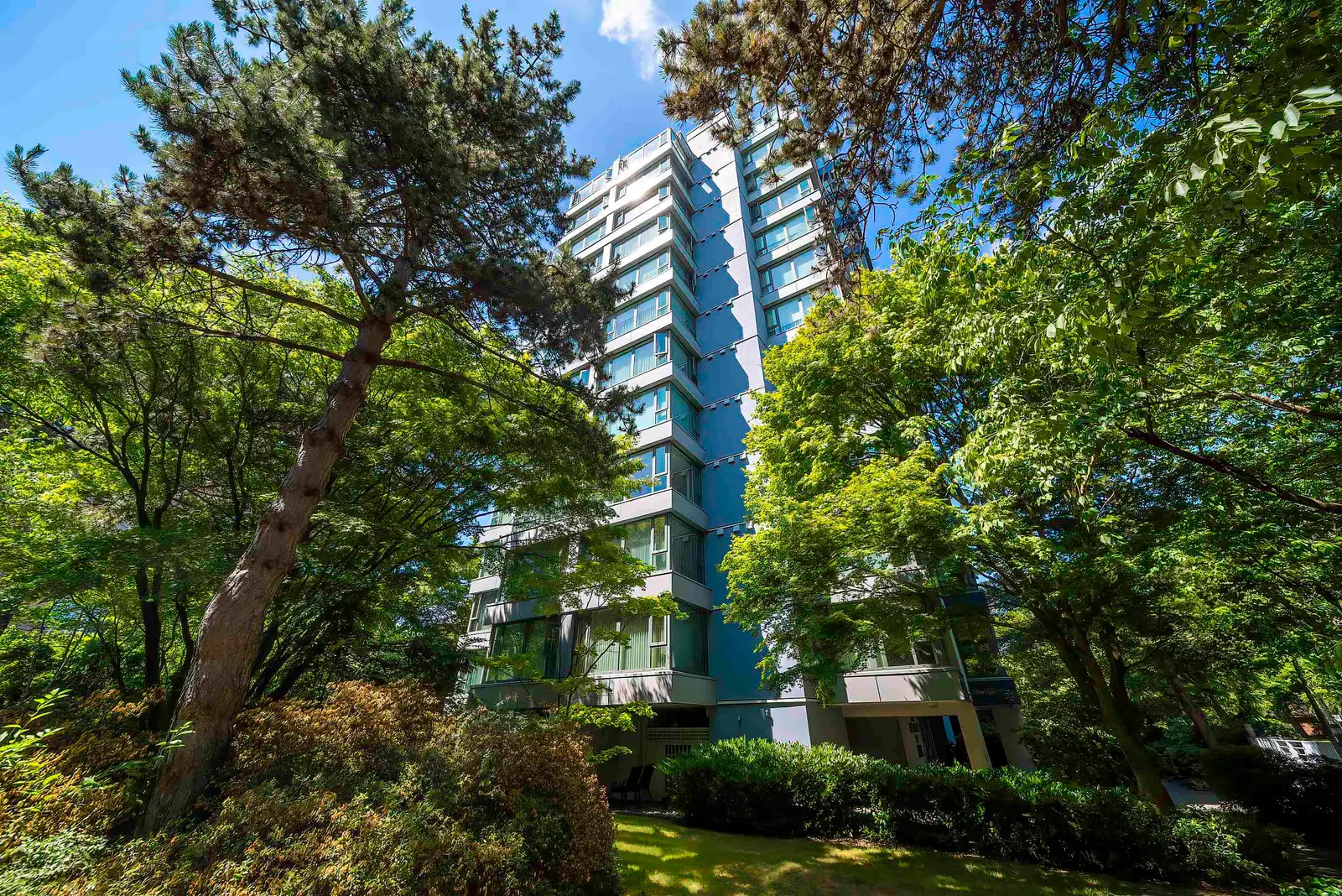 802 5425 YEW STREET, Vancouver BC V6M 3X7