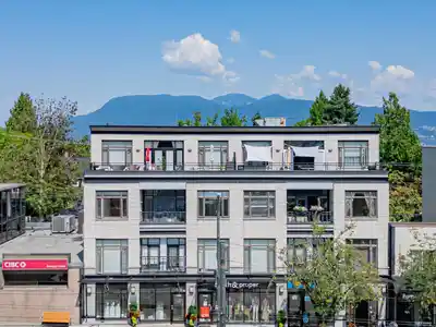 301 4479 W 10TH AVENUE, Vancouver BC V6R 2H8