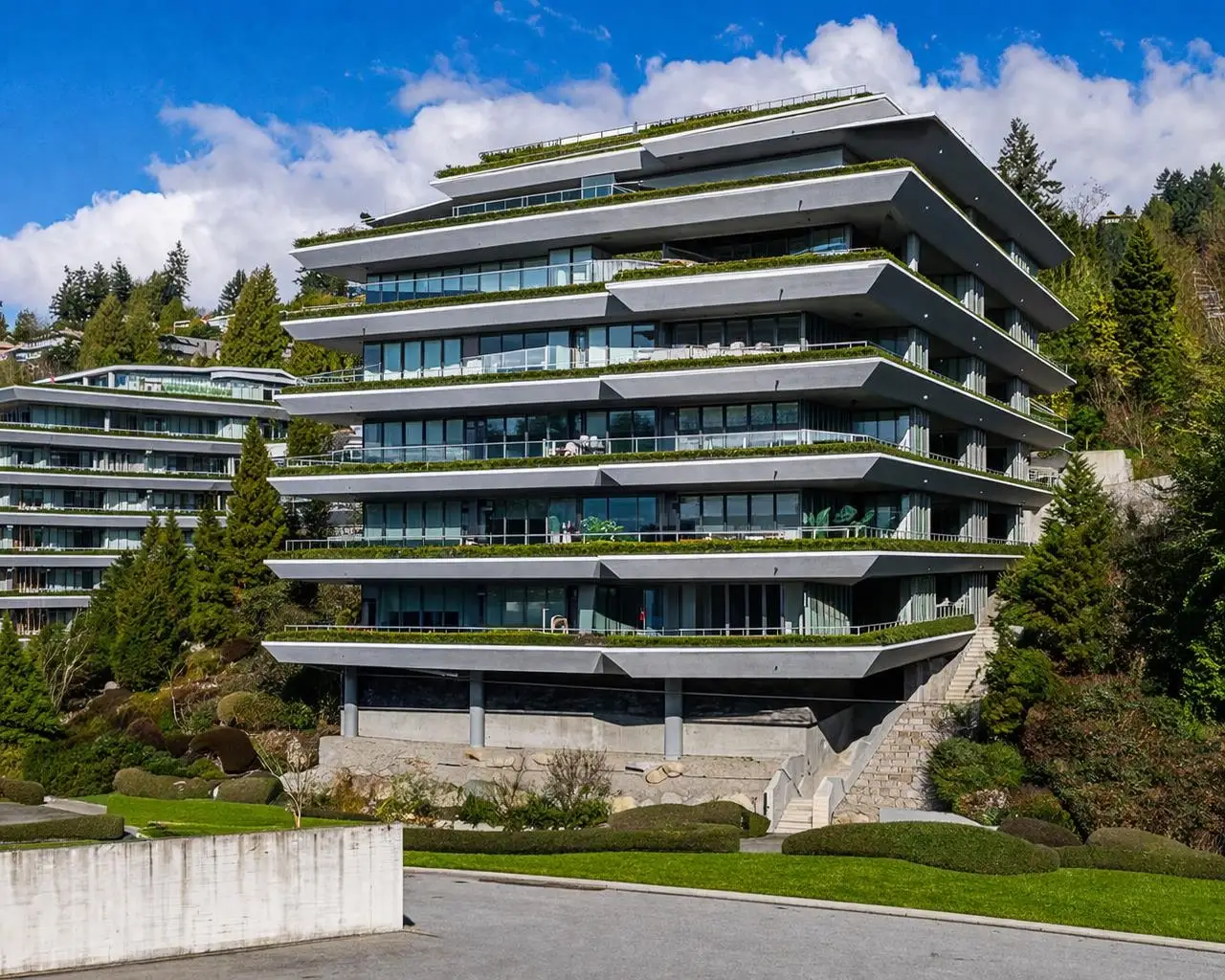 401 768 ARTHUR ERICKSON PLACE, West Vancouver BC V7T 0B6