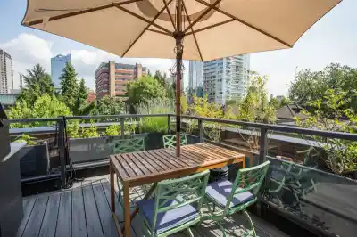 2 1152 COMOX STREET, Vancouver BC V6E 1K5