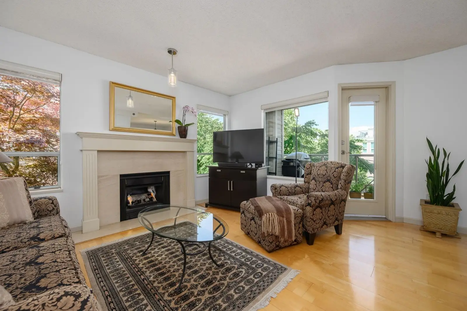 212 910 W 8TH AVENUE, Vancouver BC V5Z 1E5