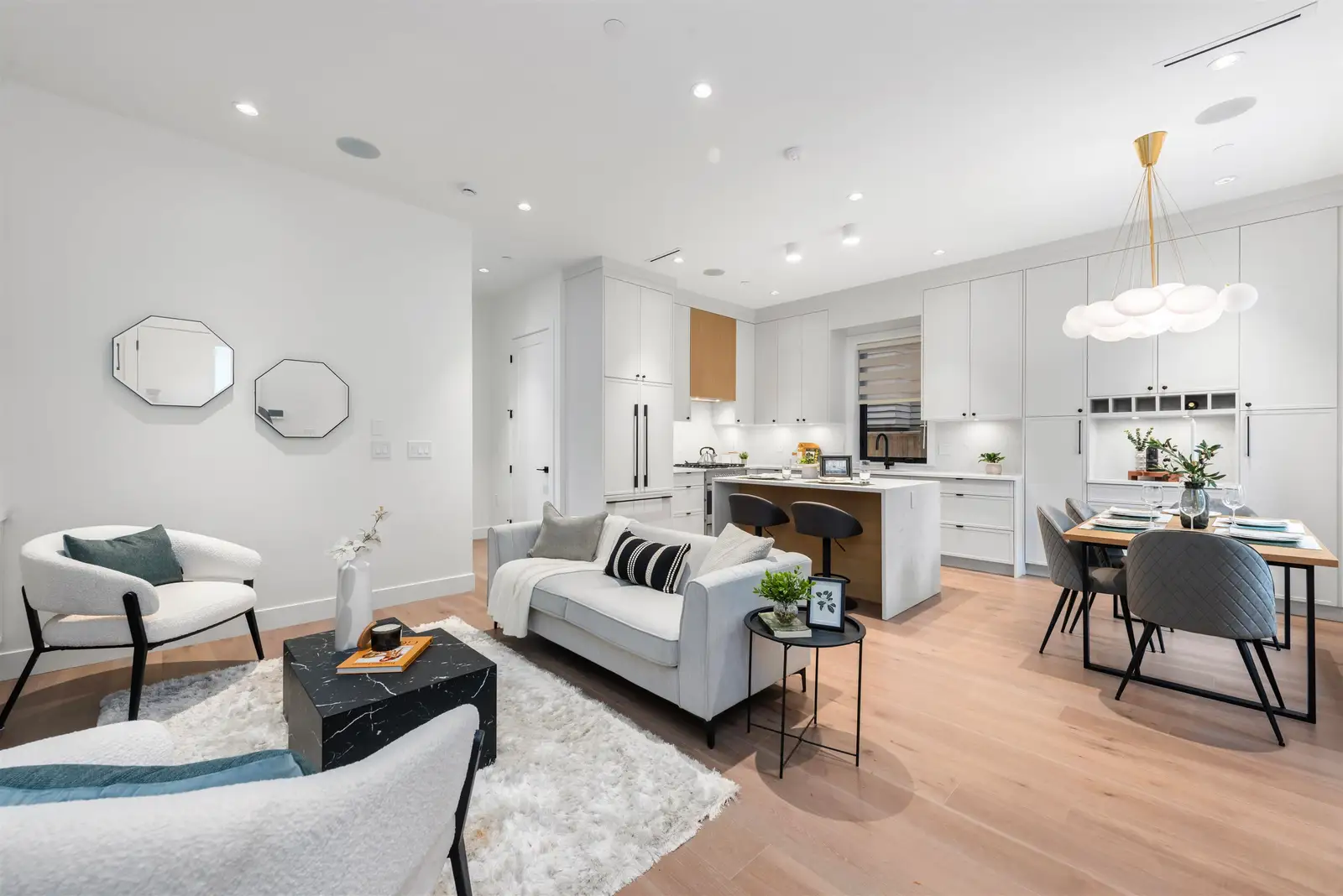1 878 E 37 AVENUE, Vancouver BC V5W 1G2