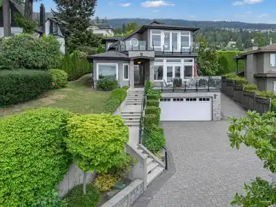 2567 LAWSON AVENUE, West Vancouver BC V7V 2G1