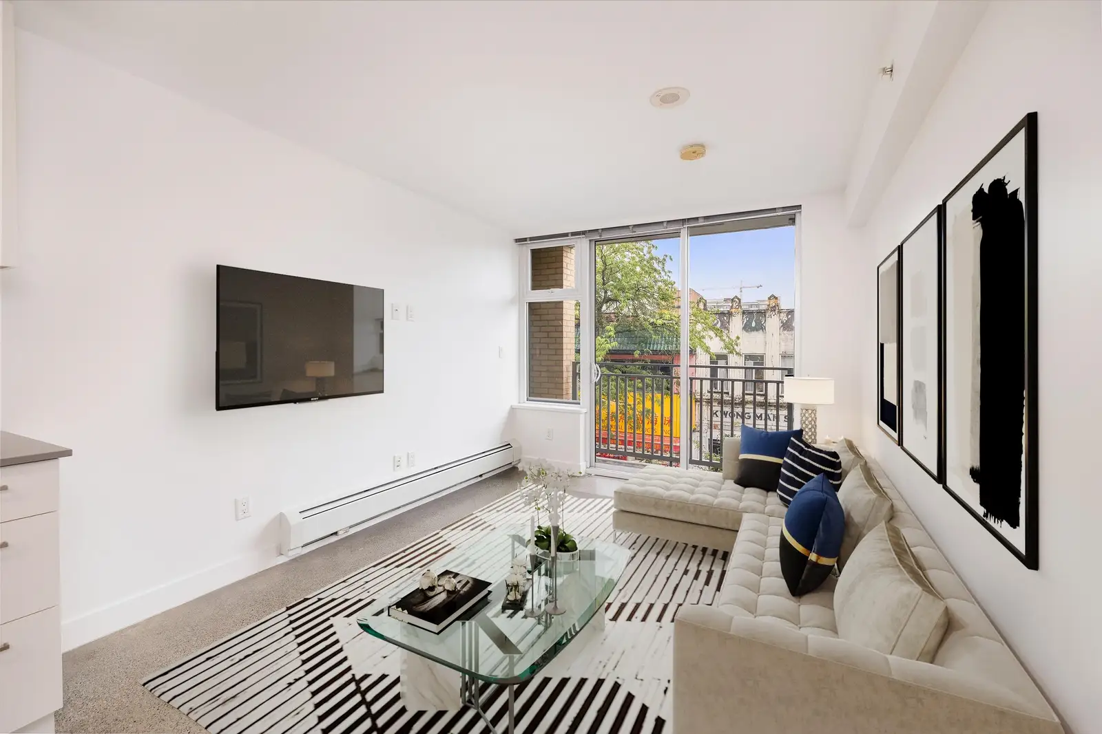 305 231 E PENDER STREET, Vancouver BC V6A 1T8