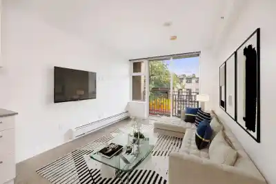 305 231 E PENDER STREET, Vancouver BC V6A 1T8