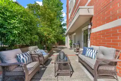 102 2128 W 43RD AVENUE, Vancouver BC V6M 2E1