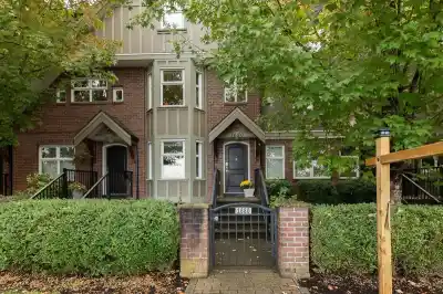 1680 E PENDER STREET, Vancouver BC V5L 1W3