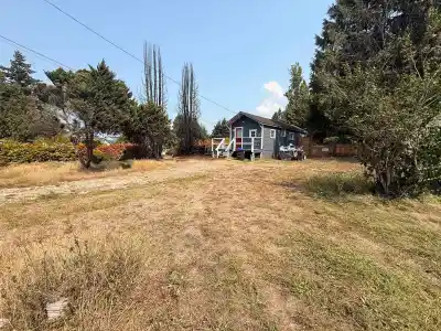 5694 WHARF AVENUE, Sechelt BC V0N 3A0