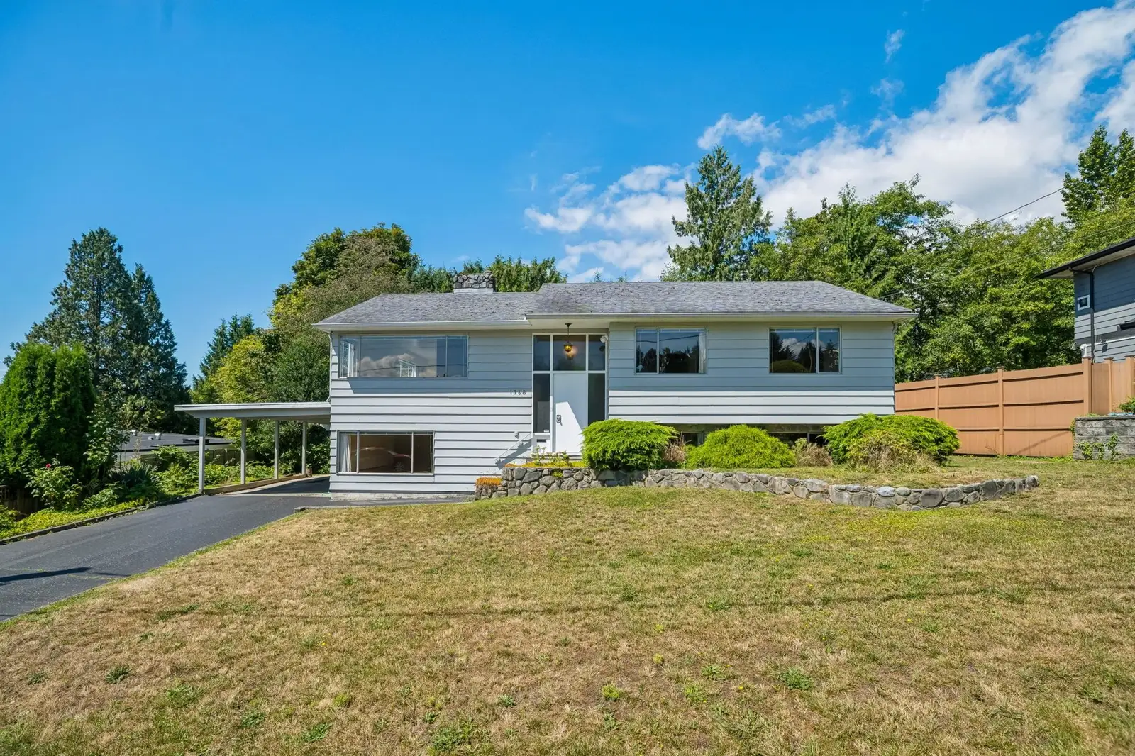 1768 OTTAWA PLACE, West Vancouver BC V7V 2T7