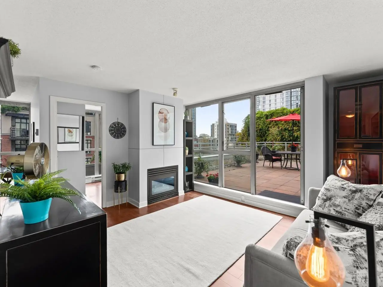 1238 RICHARDS STREET, Vancouver BC V6B 6M6