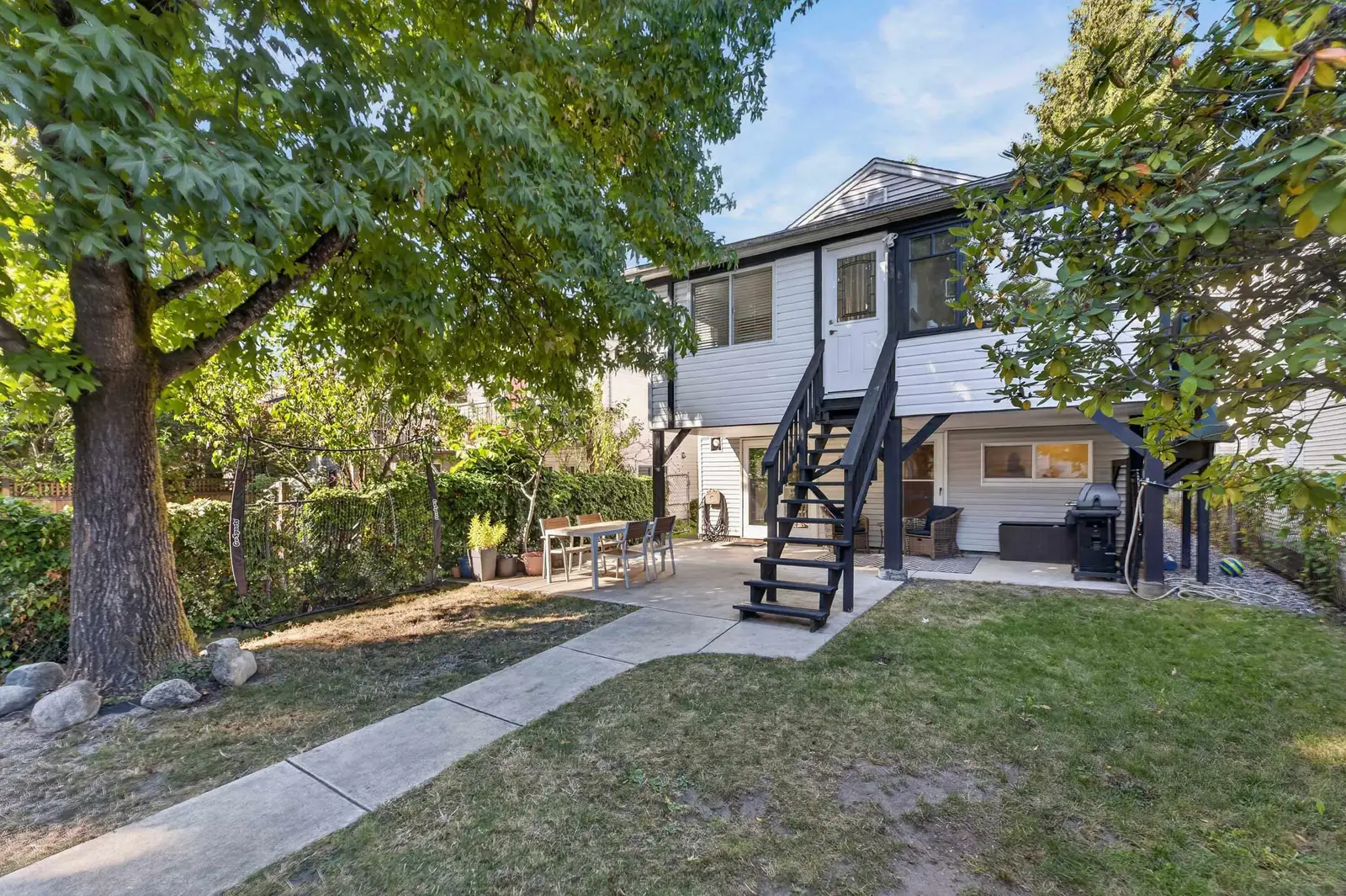2218 E 11TH AVENUE, Vancouver BC V5N 1Z6