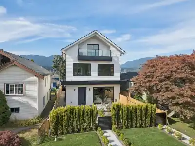 1 2815 TRINITY STREET, Vancouver BC V5K 1E8