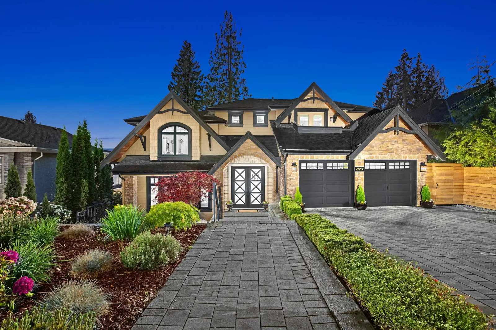 673 SYLVAN AVENUE, North Vancouver BC V7R 2E8