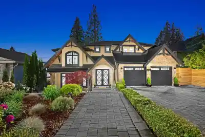 673 SYLVAN AVENUE, North Vancouver BC V7R 2E8