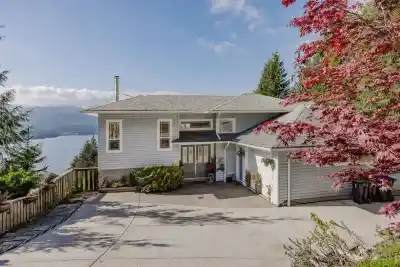 5872 DEERHORN DRIVE, Sechelt BC V7Z 0E1