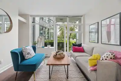 131 1777 W 7TH AVENUE, Vancouver BC V6J 0E5