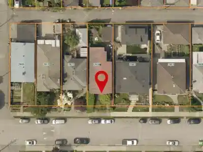 2935 ADANAC STREET, Vancouver BC V5K 2N4