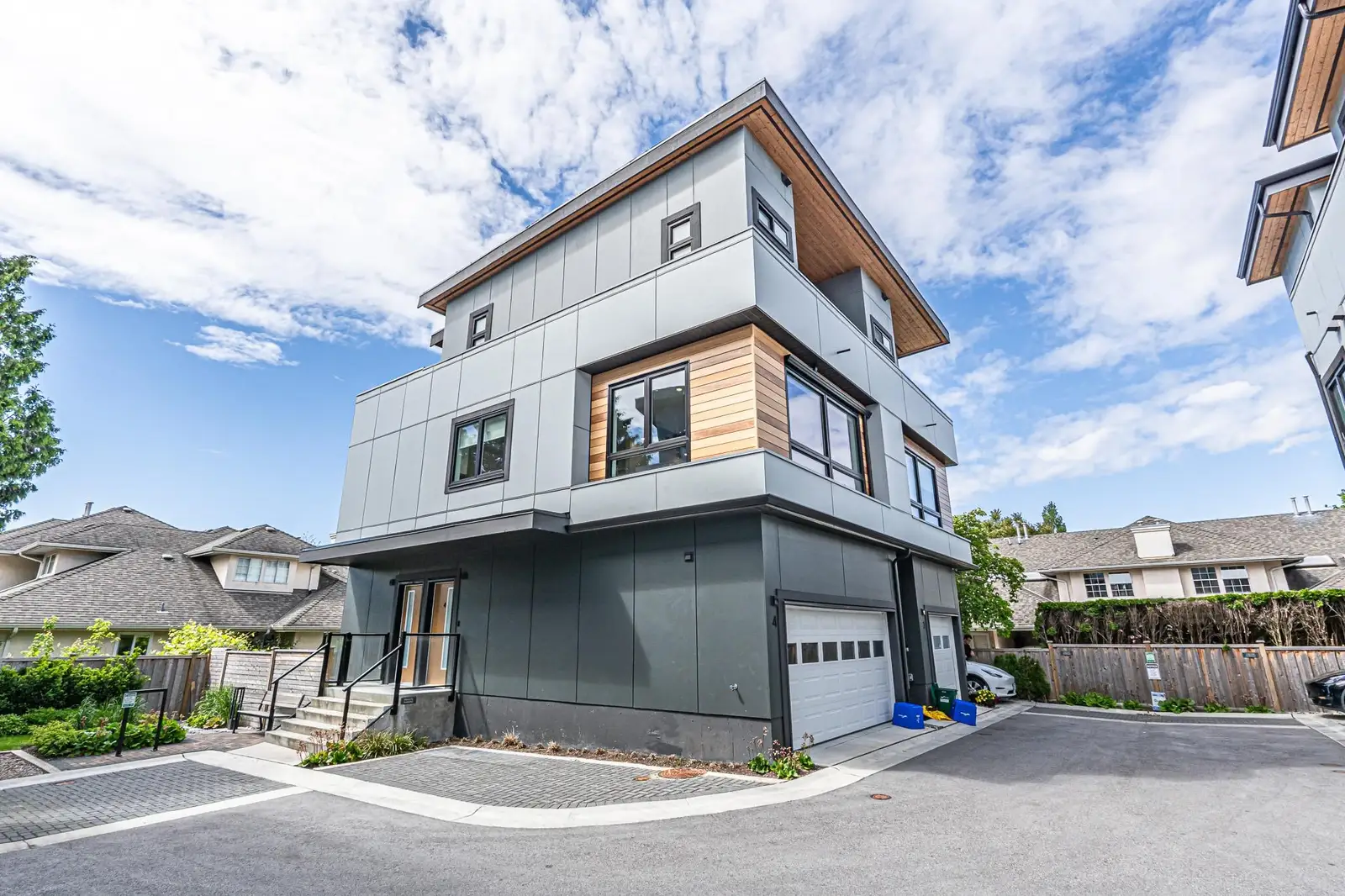 4 9099 NO. 2 ROAD, Richmond BC V7E 2C6