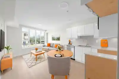 207 3050 KINGSWAY, Vancouver BC V5R 5J7