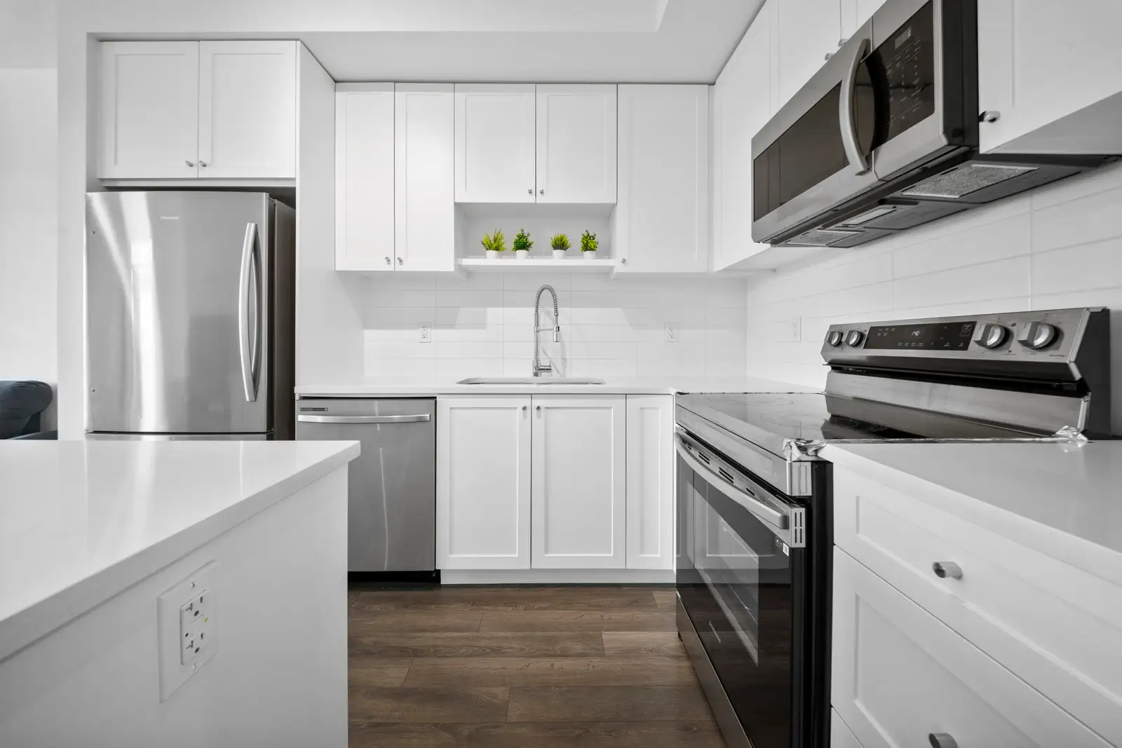 608 13623 81A AVENUE, Surrey BC V3W 3N7