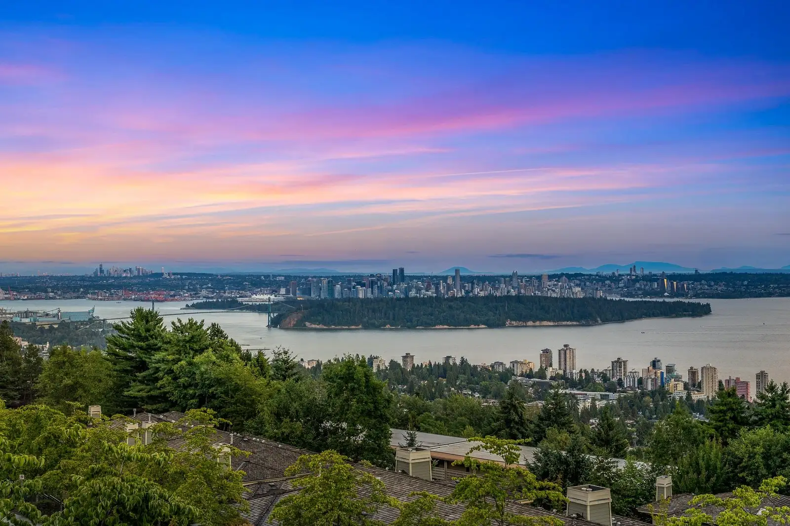 2456 CARR LANE, West Vancouver BC V7S 3H5