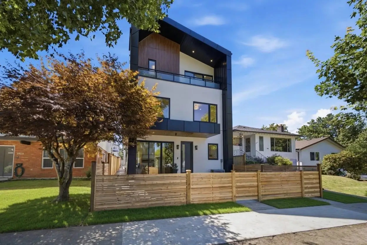 3016 E 19TH AVENUE, Vancouver BC V5M 2S9