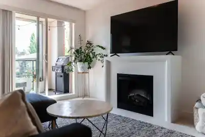 213 738 E 29TH AVENUE, Vancouver BC V5V 0B6