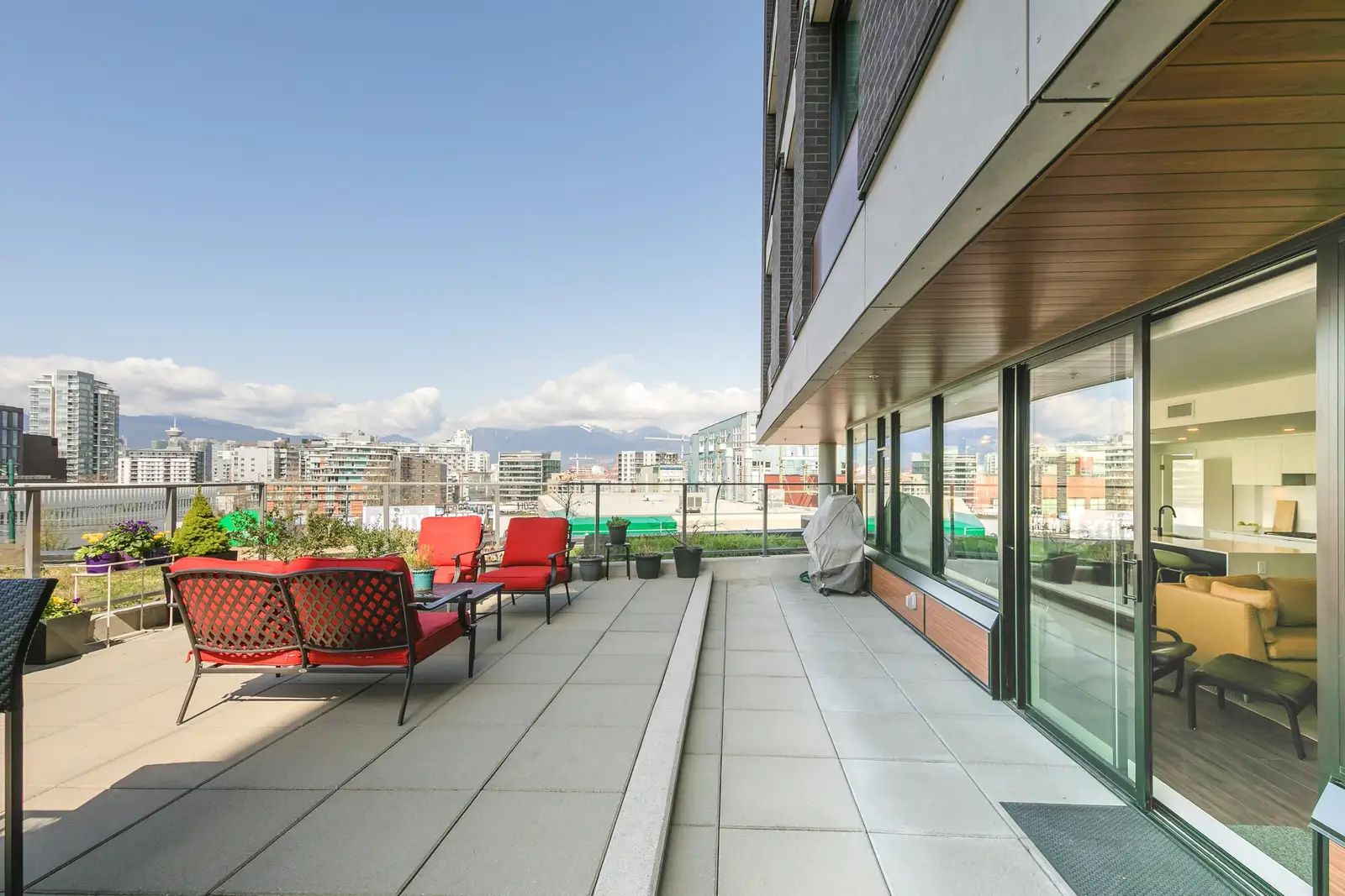 304 210 E 5TH AVENUE, Vancouver BC V5T 0K1