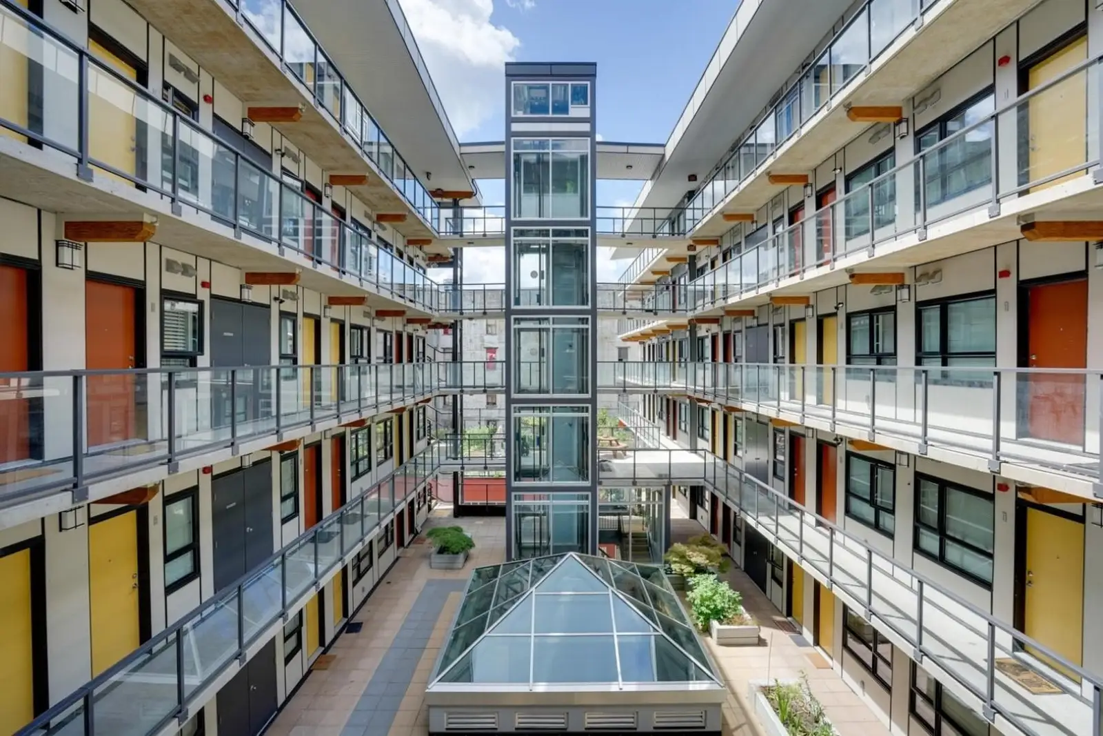 404 138 E HASTINGS STREET, Vancouver BC V6A 1N4